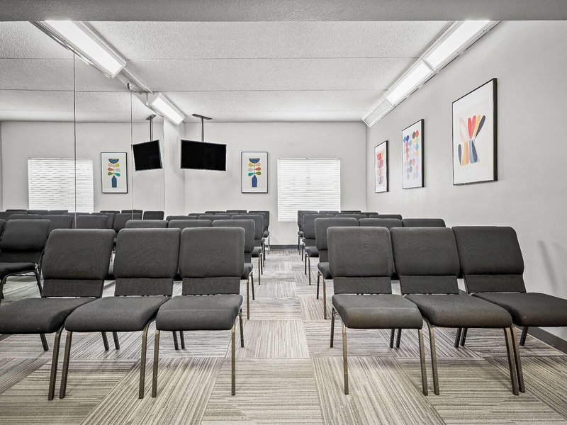 La Quinta Inn & Suites by Wyndham Miami Airport West 11