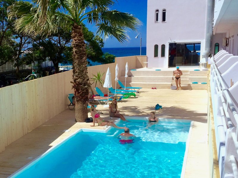 Azure Mare Hotel 3