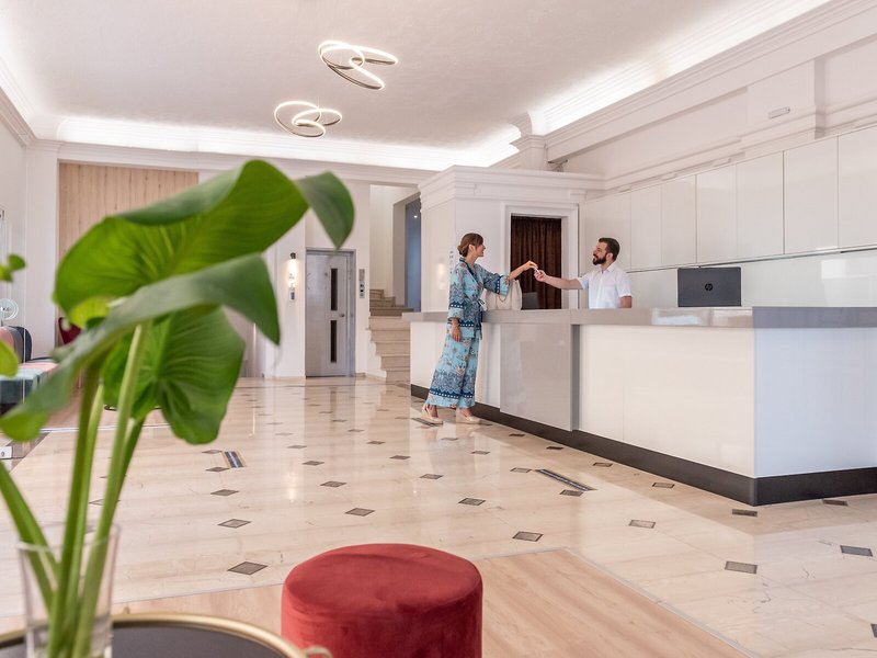 Azure Mare Hotel 6