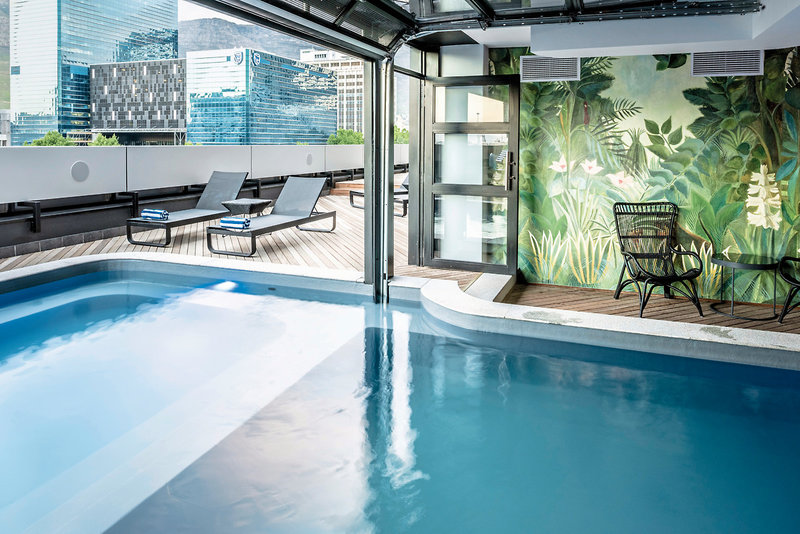 The Onyx Hotel 7