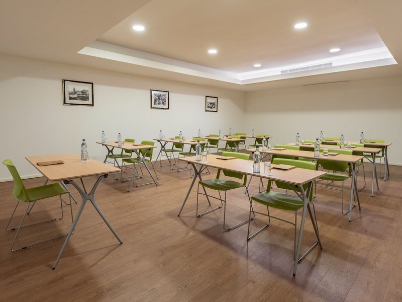 Neat Hotel Avenida 16