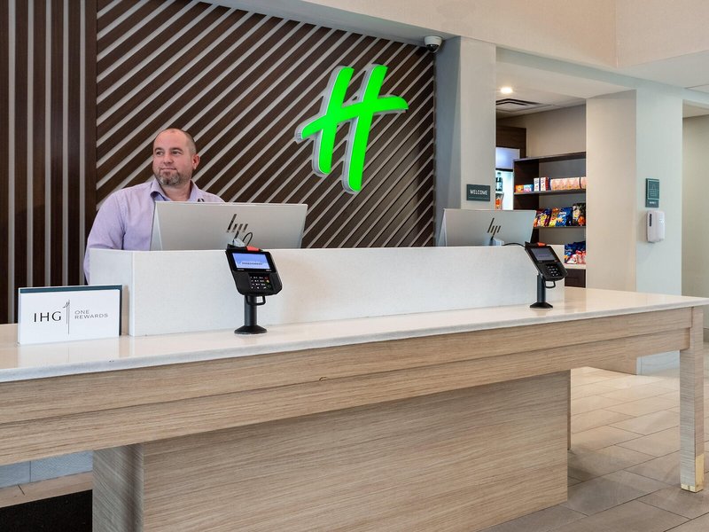Holiday Inn Tampa North, an IHG Hotel 9