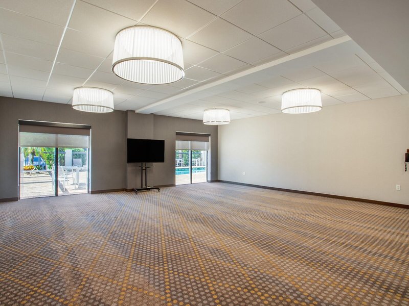 Holiday Inn Tampa North, an IHG Hotel 10