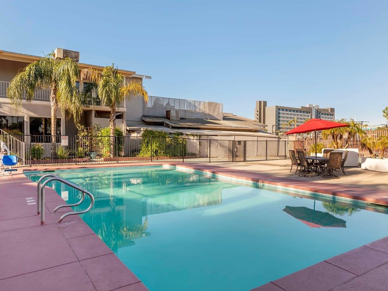 Best Western Plus Hill House 9 - Outdoor Pool