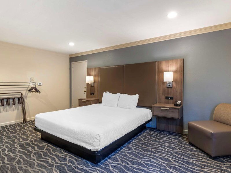 Best Western Plus Hill House 32 - Room Example