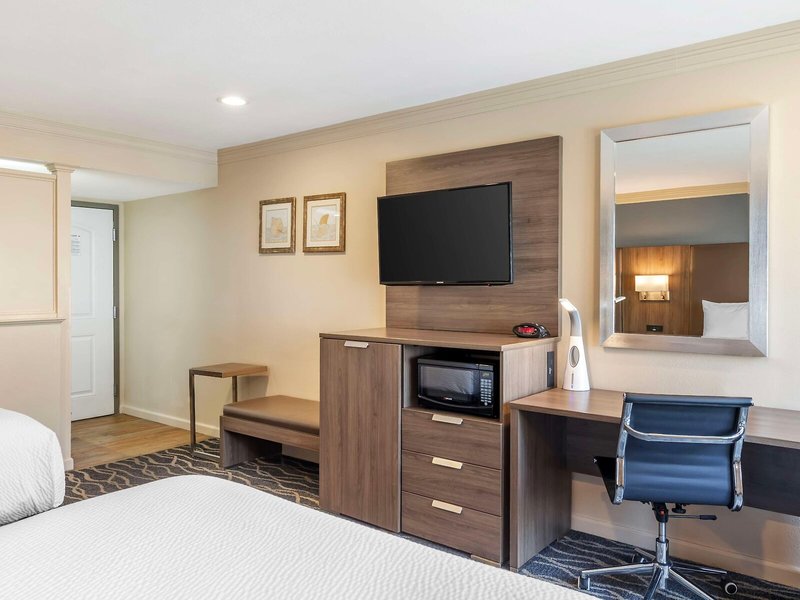 Best Western Plus Hill House 36 - Room Example
