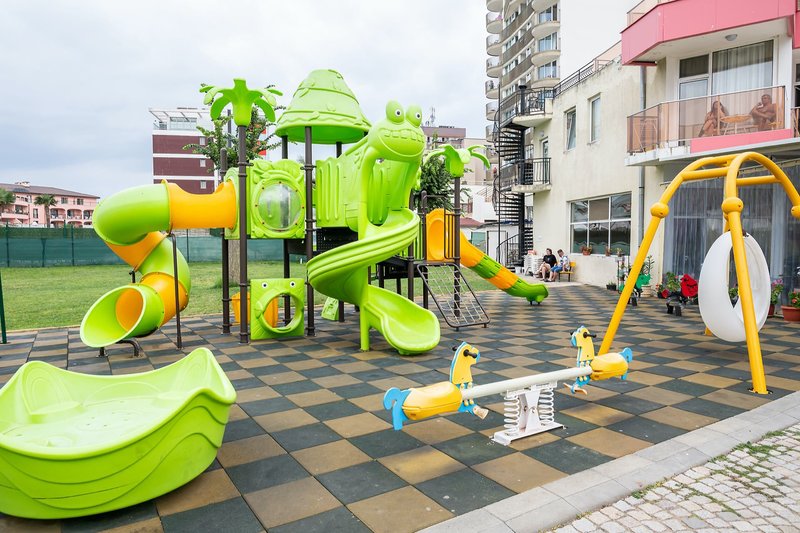 Flamingo Beach Hotel 17