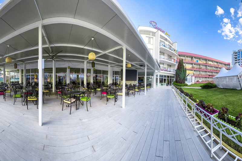 Flamingo Beach Hotel 2