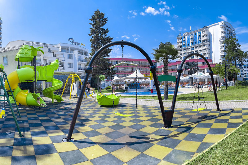 Flamingo Beach Hotel 7