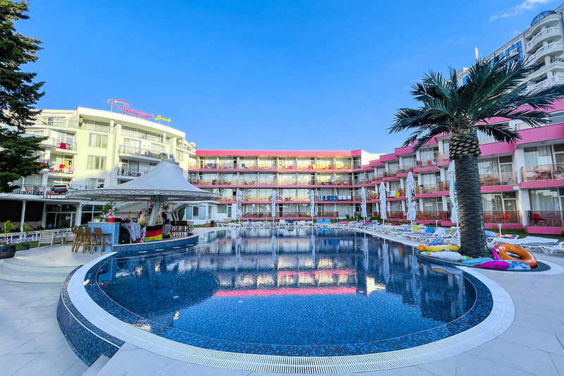 Flamingo Beach Hotel 8