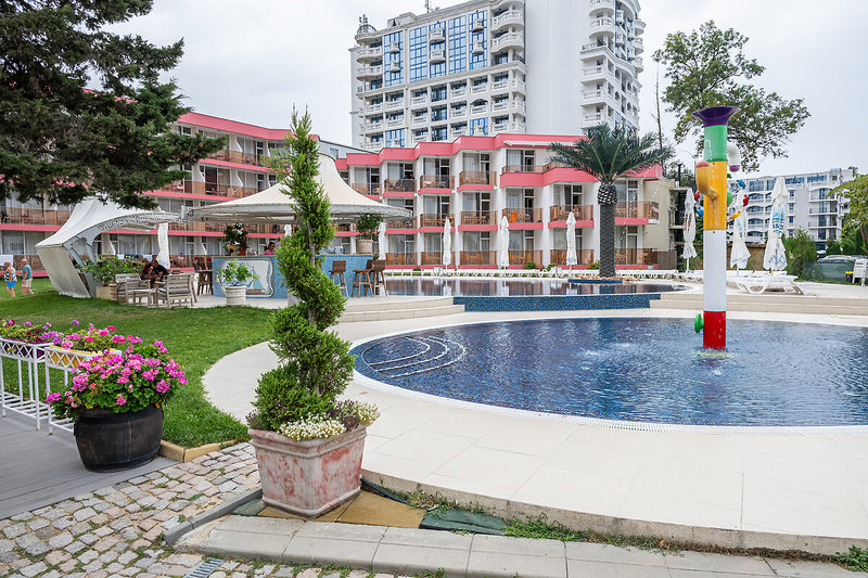 Flamingo Beach Hotel 4