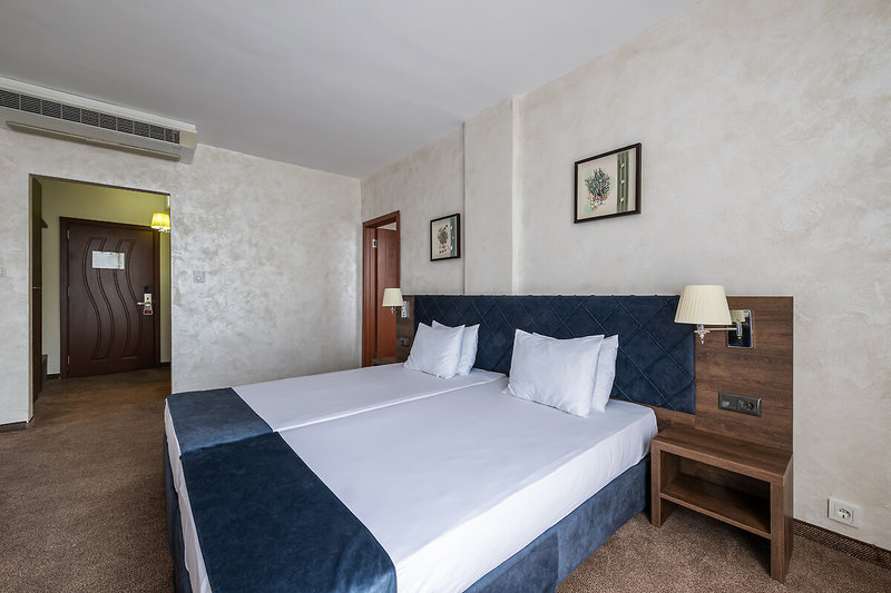 Flamingo Beach Hotel 15