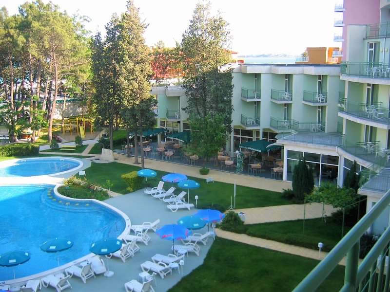 Flamingo Beach Hotel 1