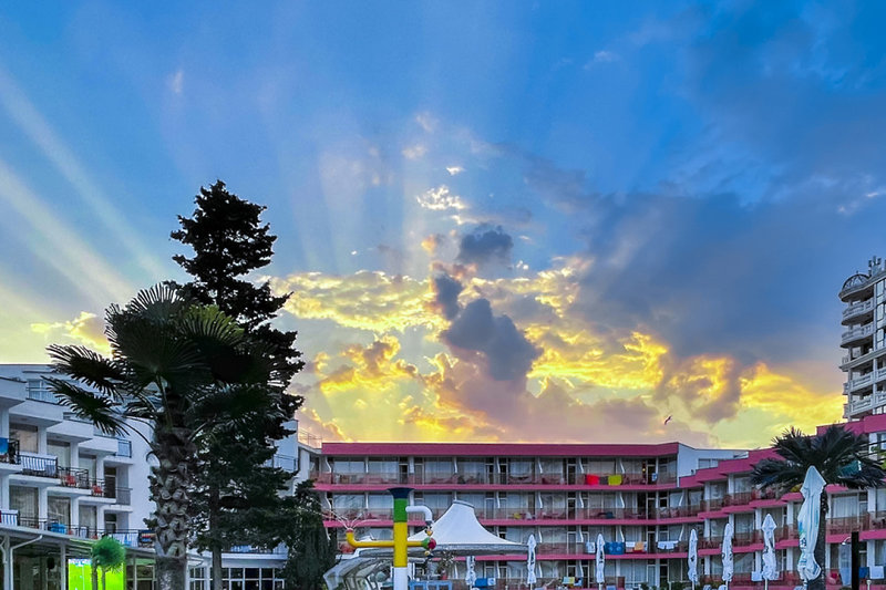 Flamingo Beach Hotel 8