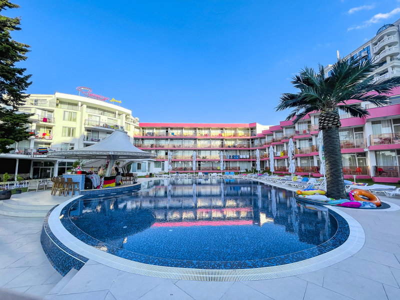Flamingo Beach Hotel 2