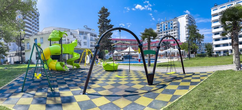 Flamingo Beach Hotel 3