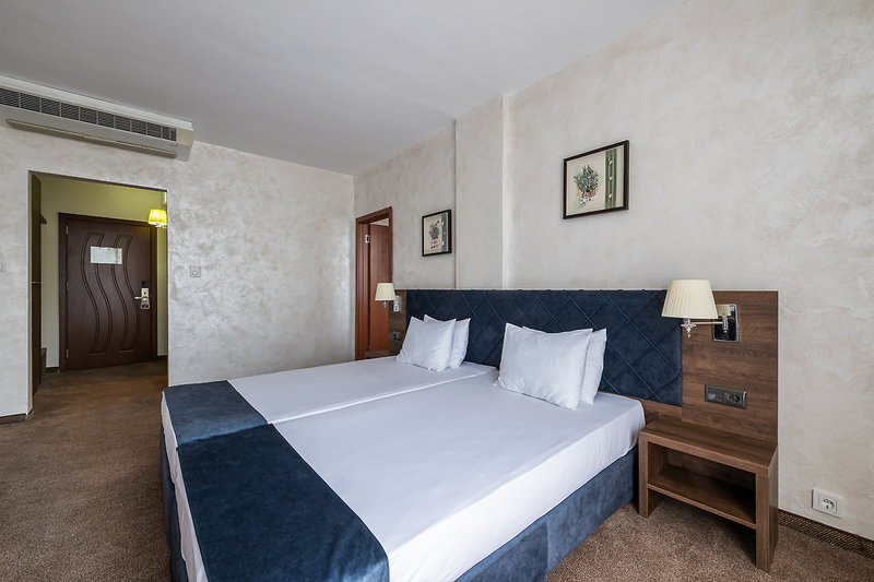 Flamingo Beach Hotel 16