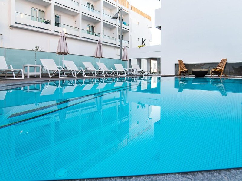 Kahlua Sea View Suites 16