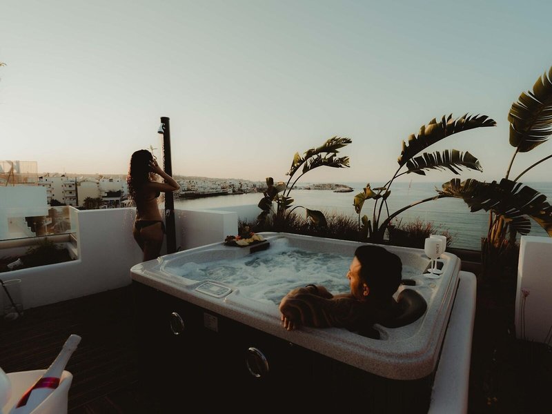 Kahlua Sea View Suites 23