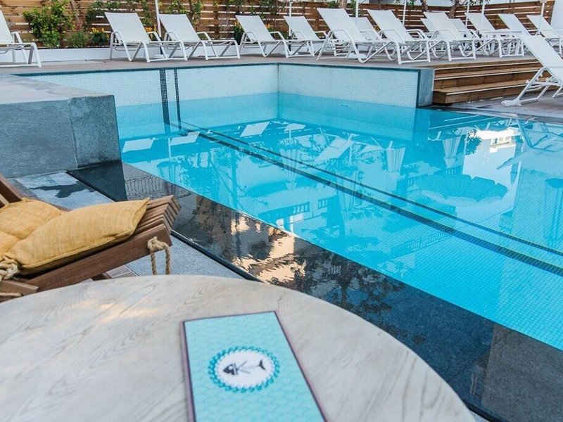 Kahlua Sea View Suites 25