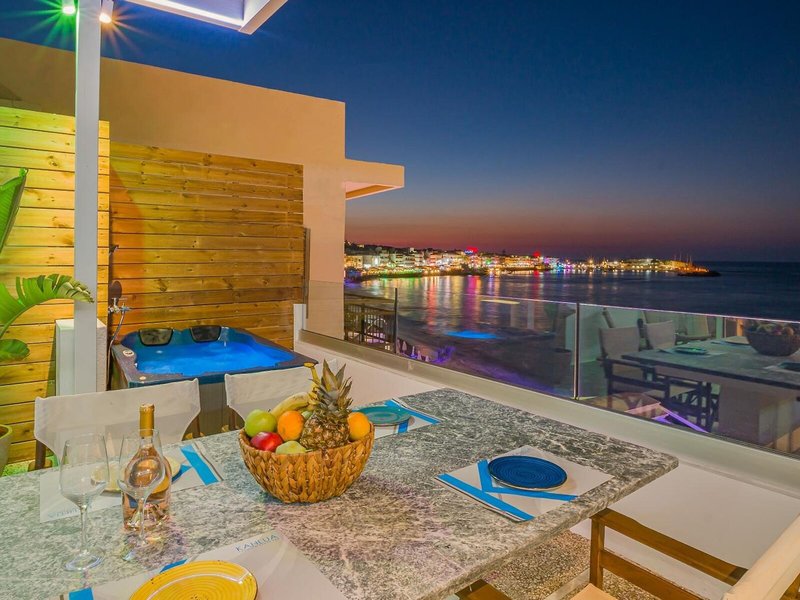 Kahlua Sea View Suites 37