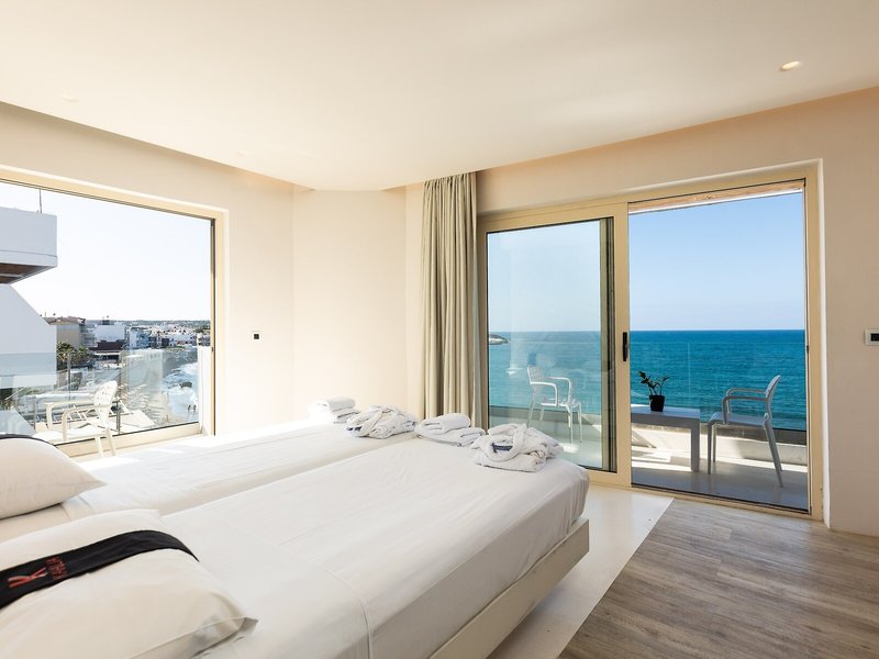 Kahlua Sea View Suites 50