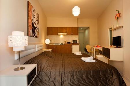 Axos Hotel 6