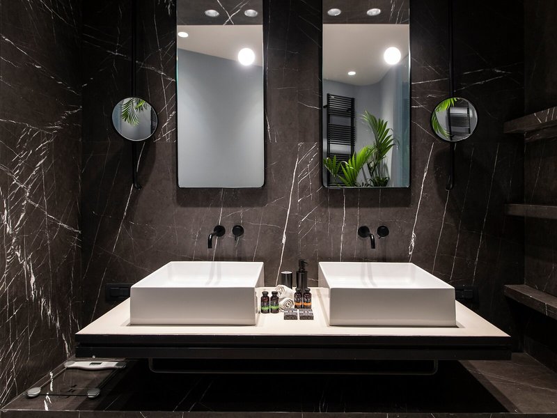 Perianth Hotel 37