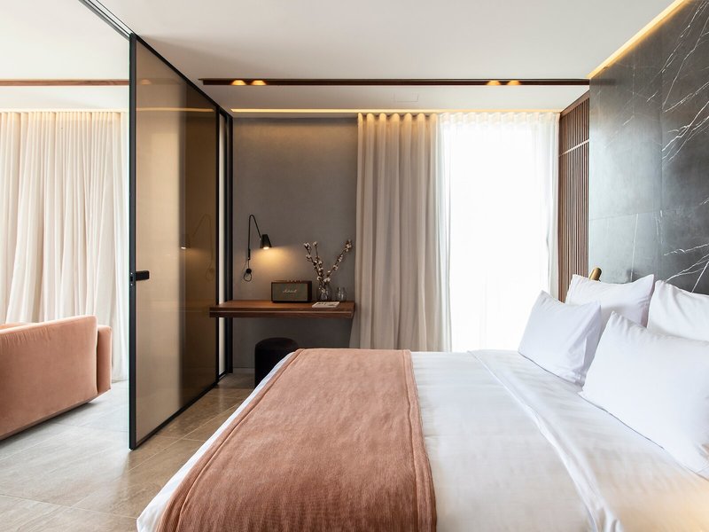 Perianth Hotel 7
