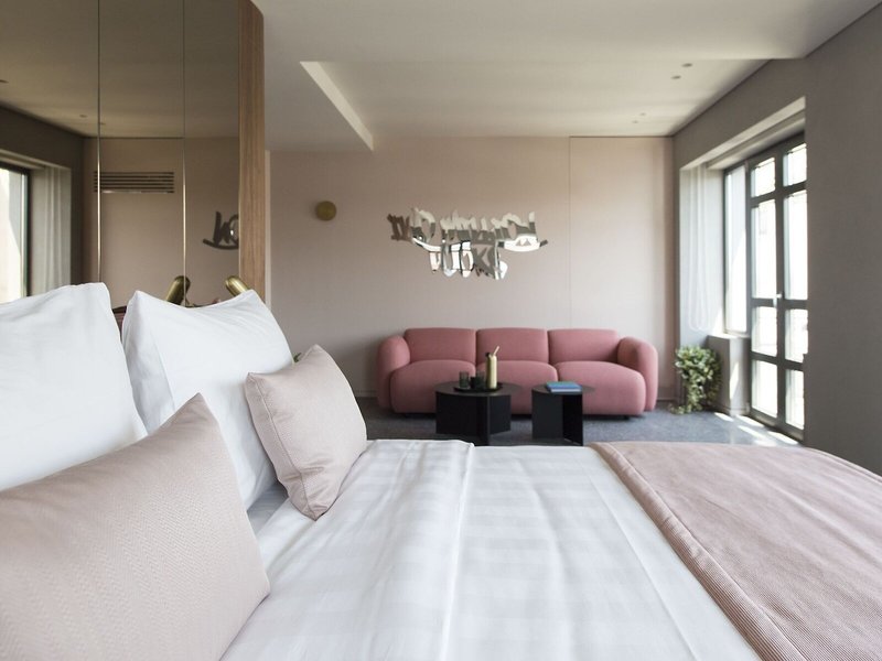 Perianth Hotel 8