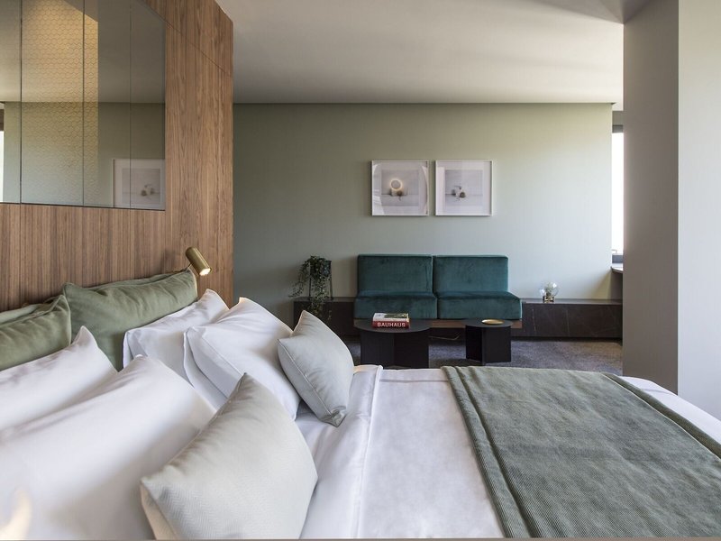 Perianth Hotel 10