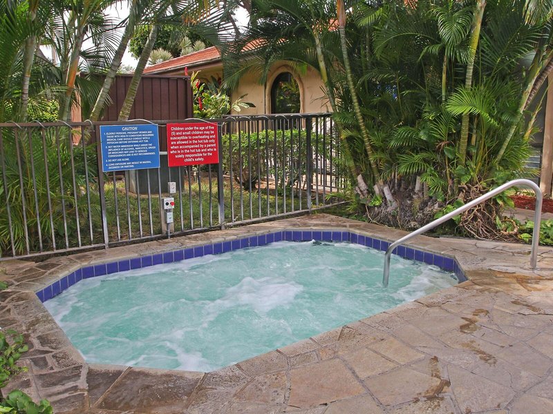 Aston Maui Hill 14
