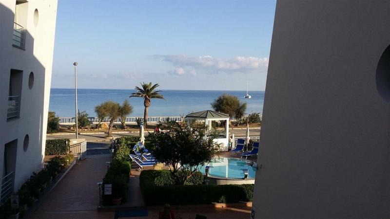 Astro Suite Hotel 1 - Terrace