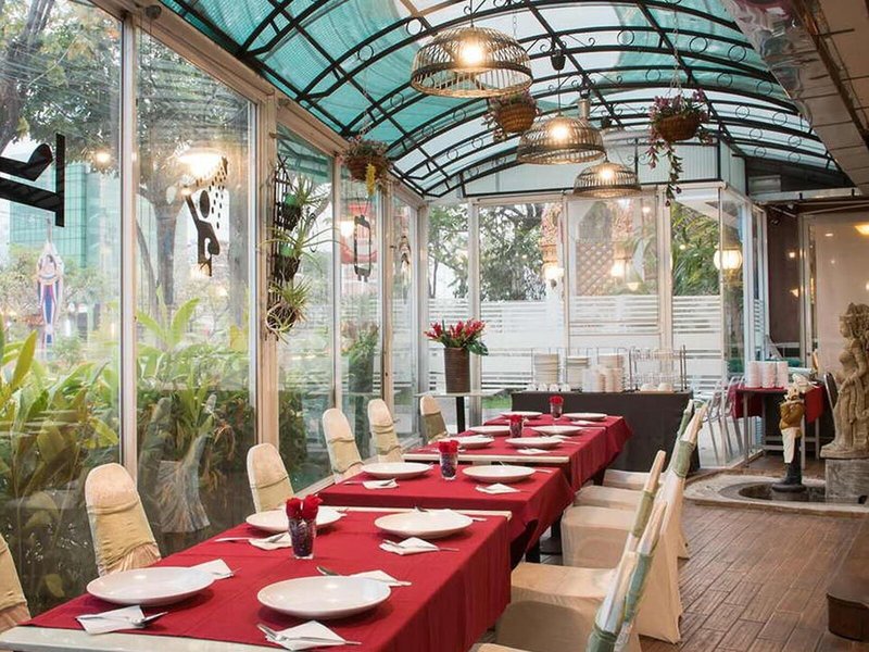 Howard Square Boutique 7