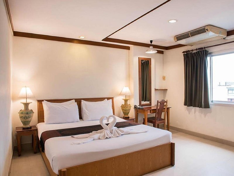 Howard Square Boutique 12