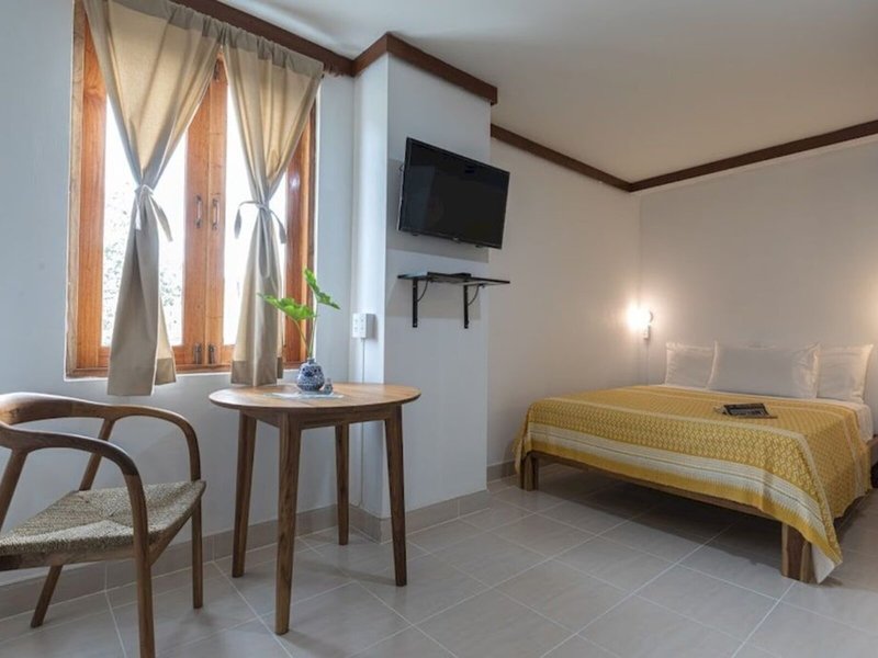 Howard Square Boutique 14