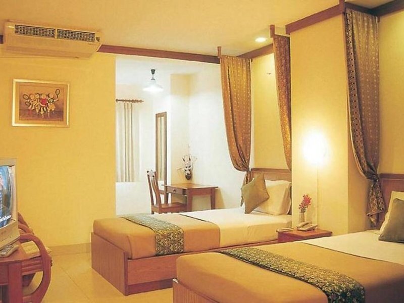 Howard Square Boutique 15