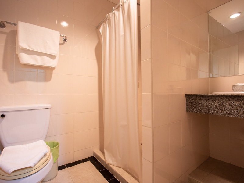 Howard Square Boutique 18