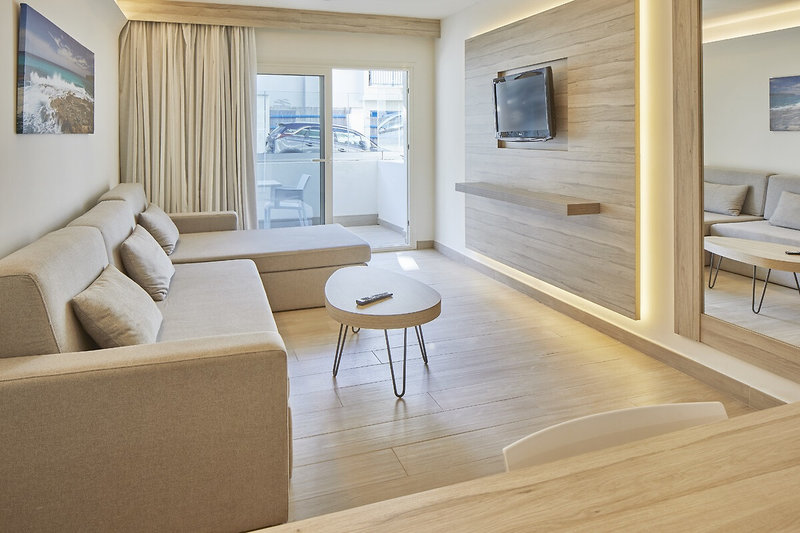 Sol Bahía Ibiza Suites 14