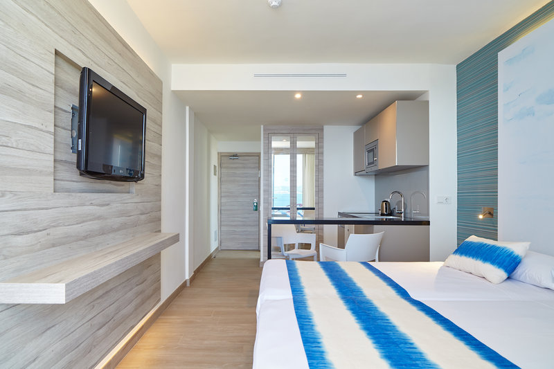 Sol Bahía Ibiza Suites 12