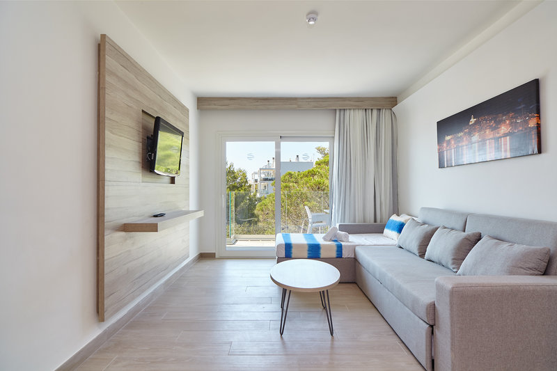 Sol Bahía Ibiza Suites 17