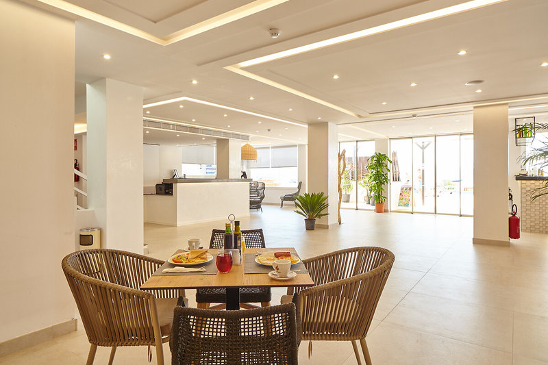 Sol Bahía Ibiza Suites 15