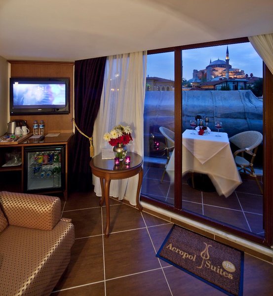 GLK PREMIER Acropol Suites 5