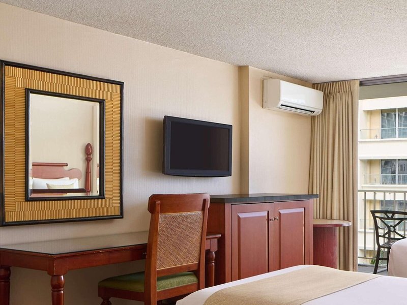 Ewa Hotel Waikiki 12