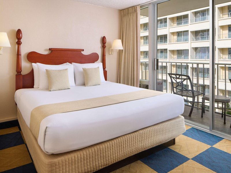 Ewa Hotel Waikiki 13