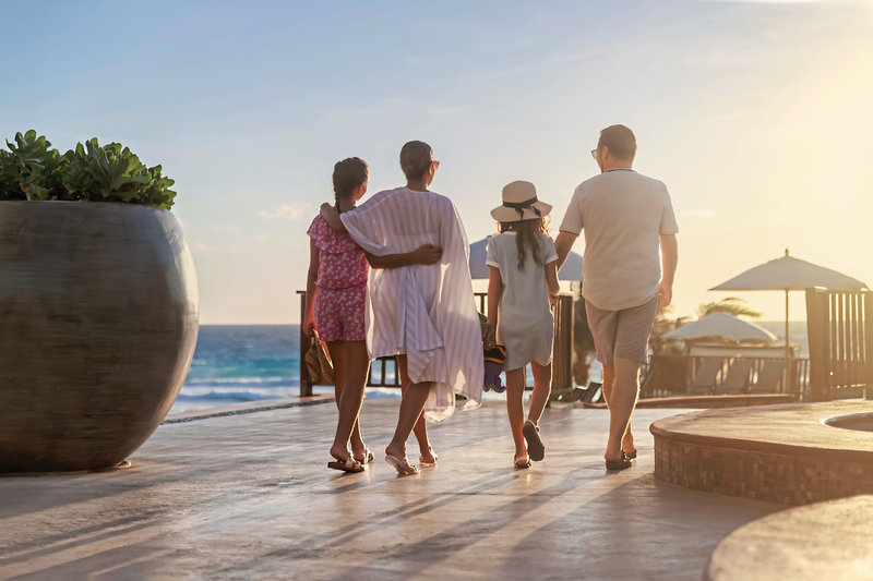 Seadust Cancun Family Resort 16 - People