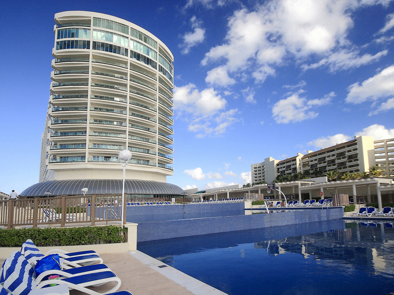 Seadust Cancun Family Resort 1