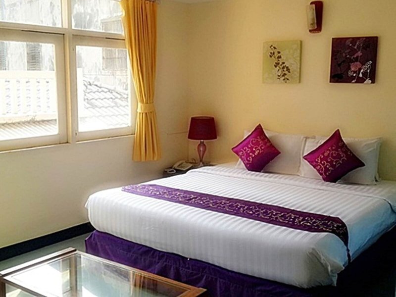 Sawasdee Sukhumvit Inn 13