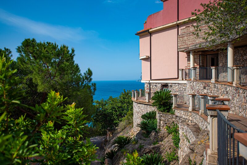 Baia Taormina 60