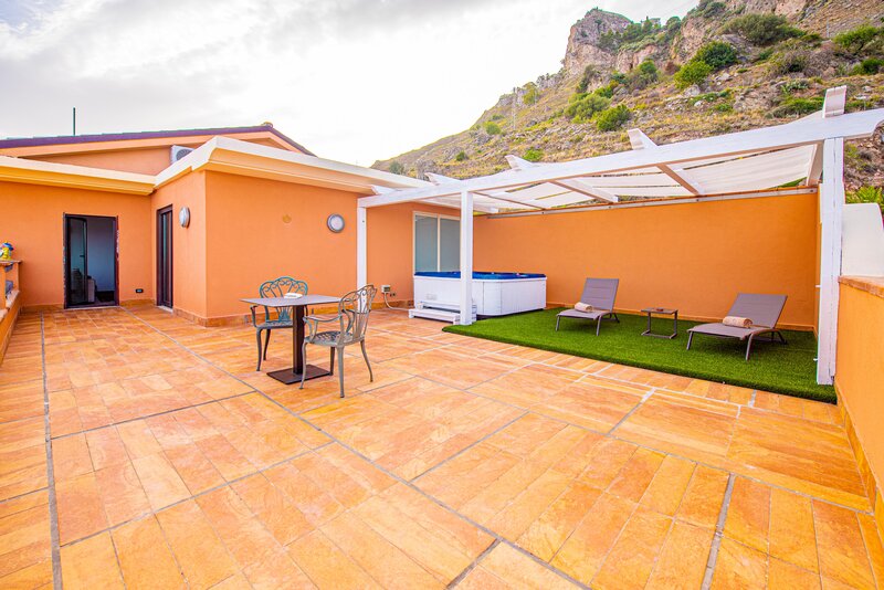 Baia Taormina 80
